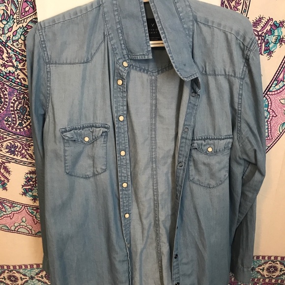 American Eagle Denim Button Up - Picture 1 of 4
